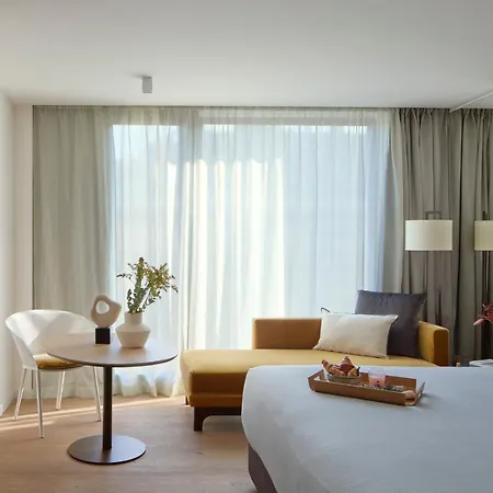 Me Hotell 5*