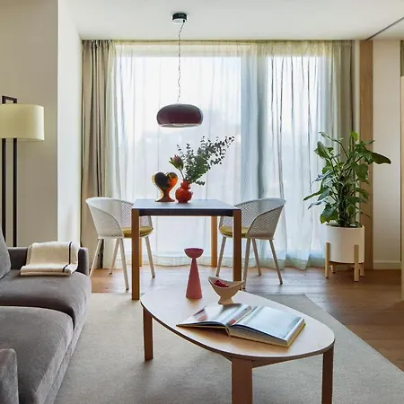 Hotel Me By Meliá 5*