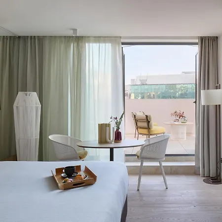 Hotel Me By Melia 5*