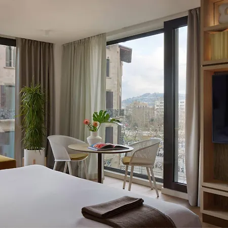 Hotel Me By Melia 5*